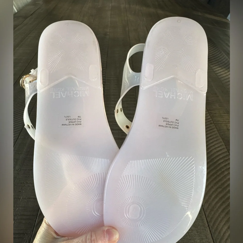 MICHAEL Michael Kors - MK Plate Jelly Thong Sandals Women's Size 7 (NWOT)